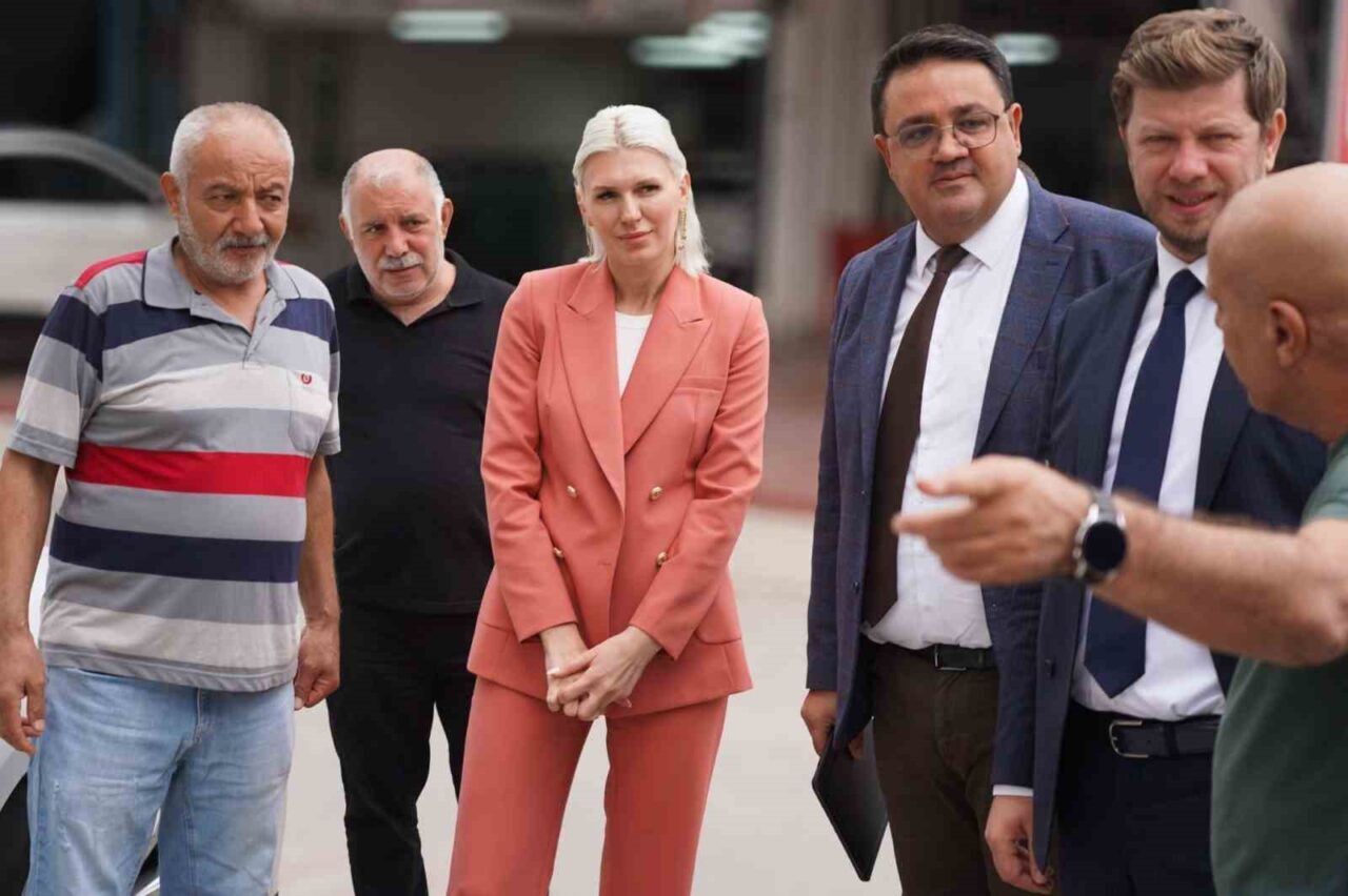 Bilecik Belediye Başkanı Melek Mızrak Subaşı, Küçük Sanayi Sitesi esnafıyla