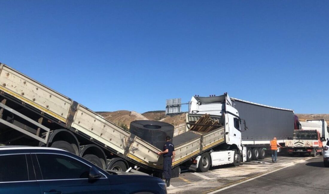 Bilecik’te seyir halinde 3 aracın karıştığı zincirleme trafik kazasında 1