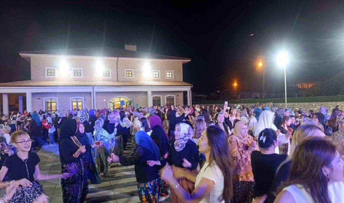 Bilecik’in Pazaryeri ilçesinde ilk kez düzenlenen ’şalvar gecesi’, renkli görüntülere