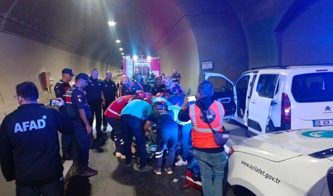 Bilecik-İstanbul karayolu üzerinde yer alan Osmangazi Tünelinde yapılan tatbikat gerçeği