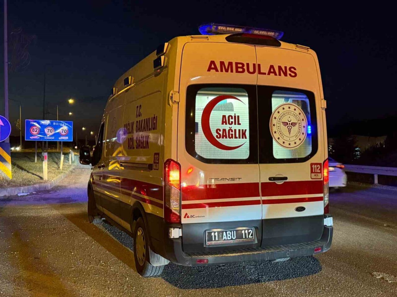 Bilecik’te seyir halindeki tır ile otomobilin çarpışması sonucu meydana gelen