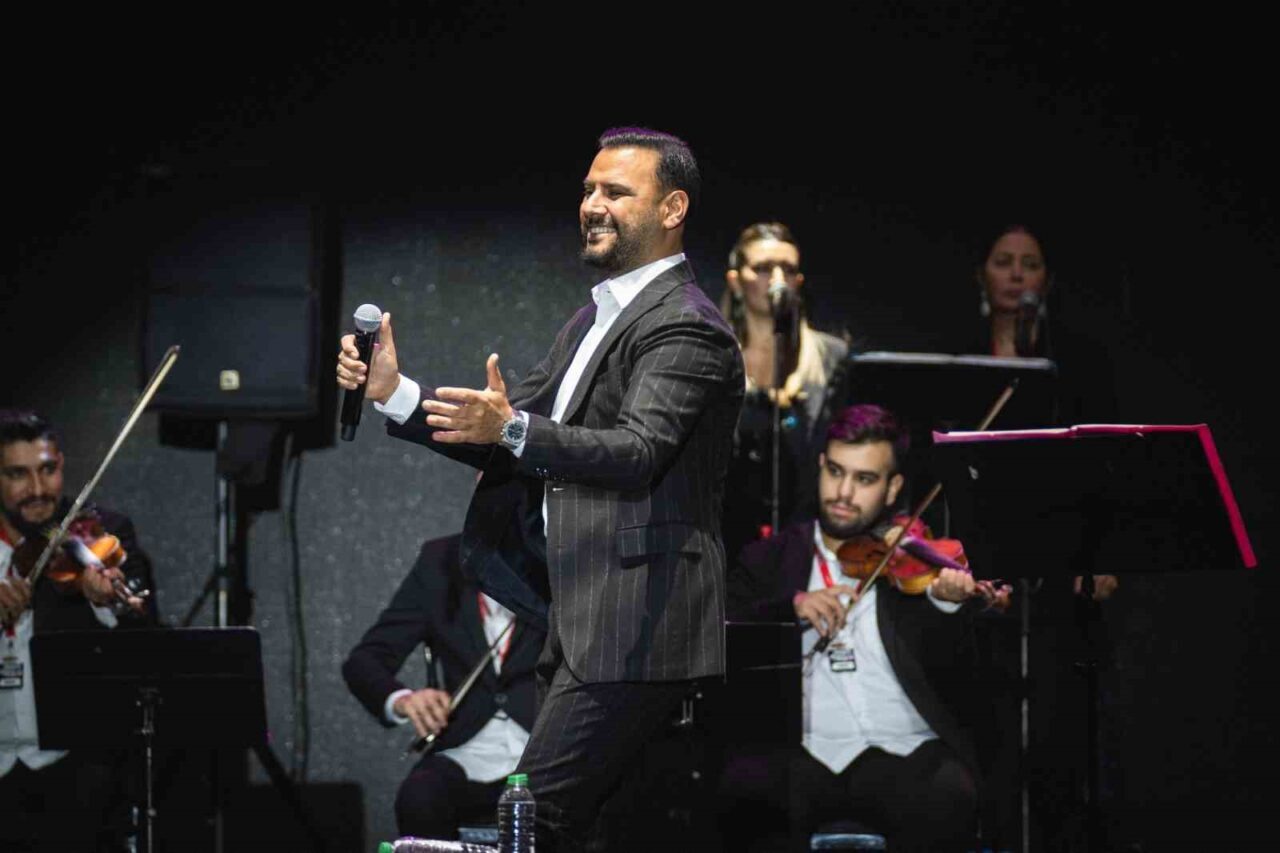 Ünlü sanatçı Alişan, Kültür ve Turizm Bakanlığı’nın, Yaşayan Miras ve