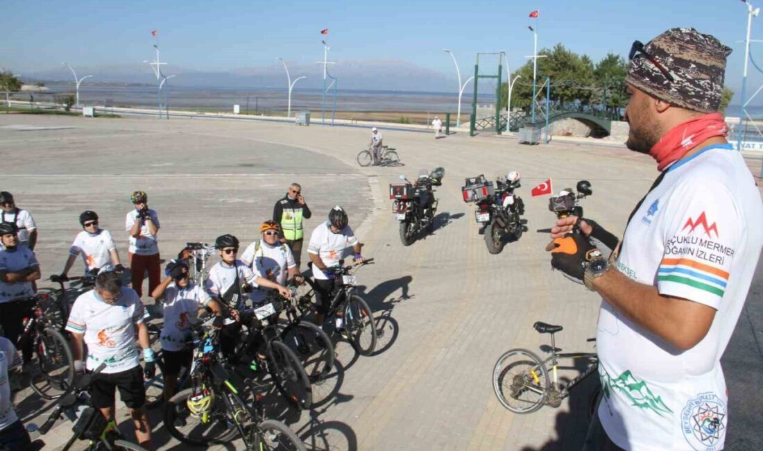 Konya’nın Beyşehir ilçesinde, bisiklet tutkunları düzenlenen festivalle Beyşehir Gölü etrafında