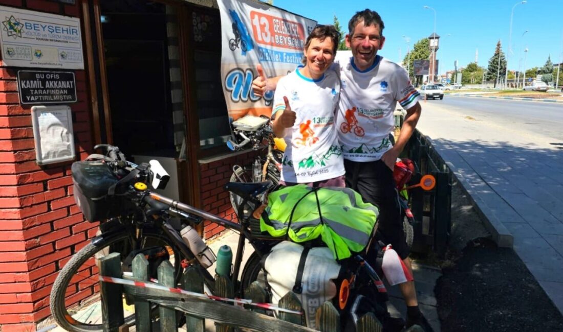 Avusturya’dan bisikletleriyle dünya turuna çıkan bisiklet sever Avusturyalı çift, Konya’nın