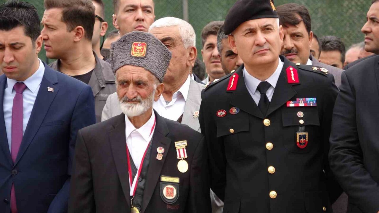 Bitlis’te 19 Eylül Gaziler Günü düzenlenen törenle kutlandı. Atatürk Mahallesi