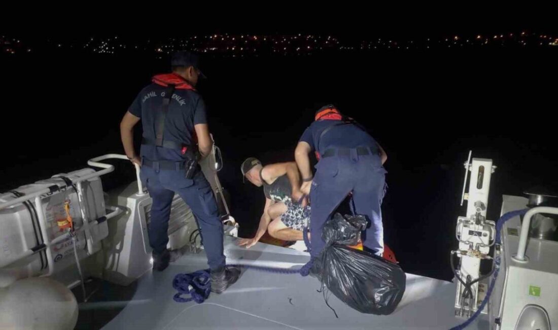 Muğla’nın Bodrum ilçesi açıklarında lastik botta 1 düzensiz göçmen yakalandı.