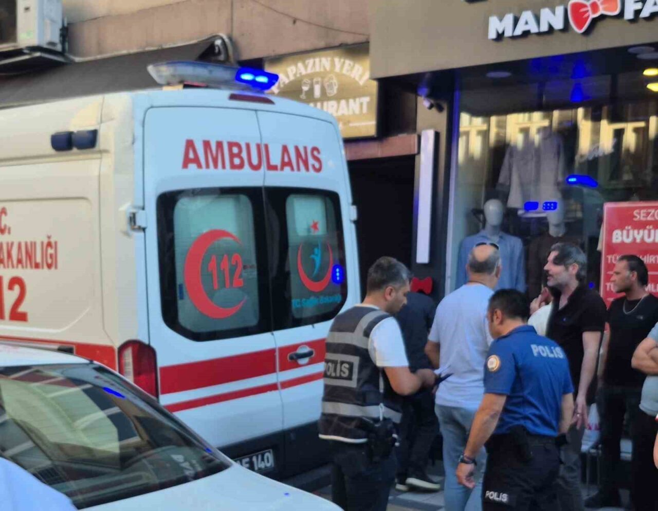 Bartın’da 4 katlı binanın bodrum katındaki kuyudan taşan suyu tahliye