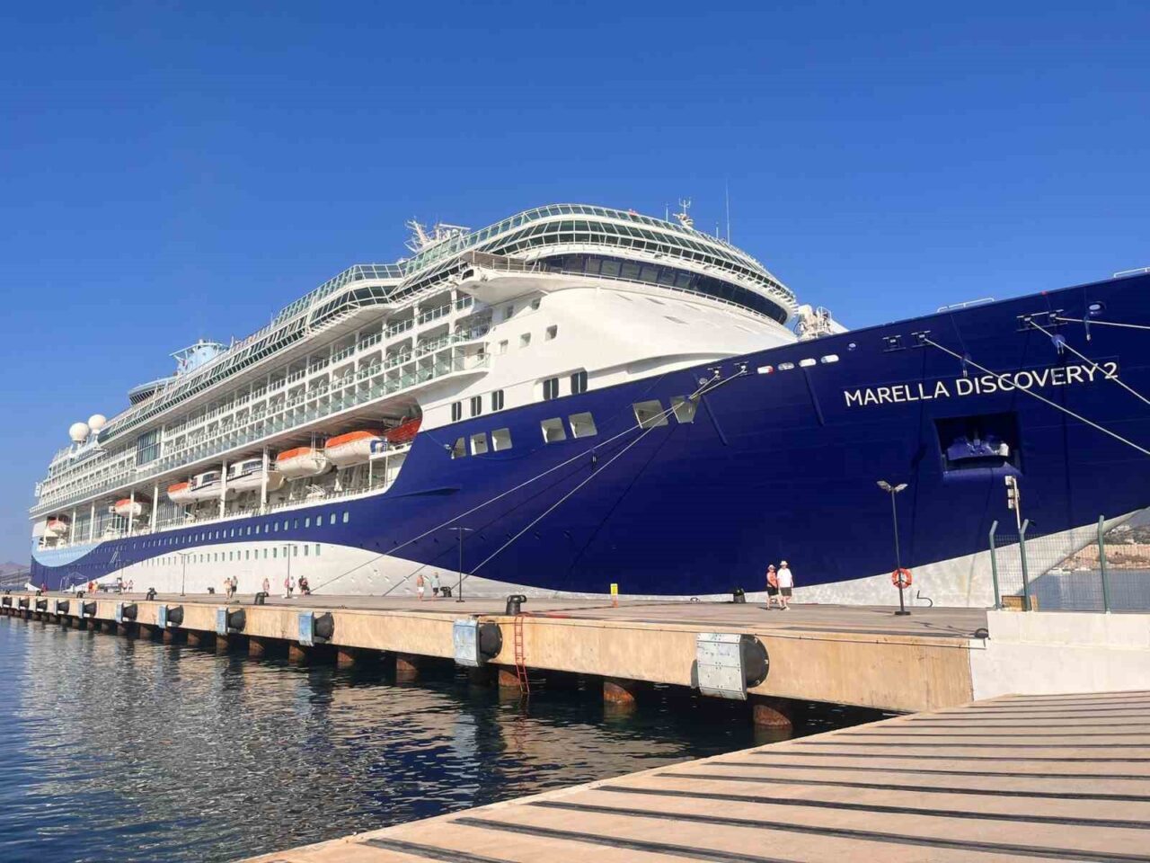 Muğla’nın Bodrum ilçesine gelen “Marella Discovery 2” adlı yolcu gemisi,