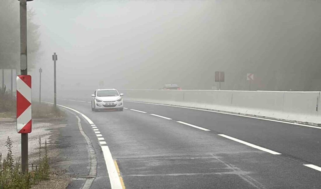 Bolu Dağı geçişinde etkili olan sis nedeniyle görüş mesafesi 30