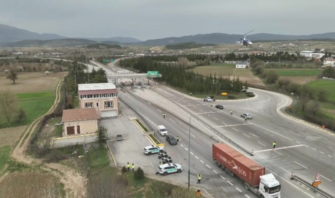 BOLU (İHA) – Bolu İl Jandarma Komutanlığı ekipleri, cayrokopter destekli