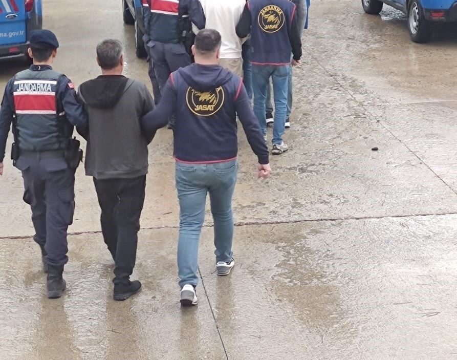 Bolu’da ’çocuğun cinsel istismarı’ ve ’bilişim yoluyla dolandırıcılık’ suçlarından haklarında