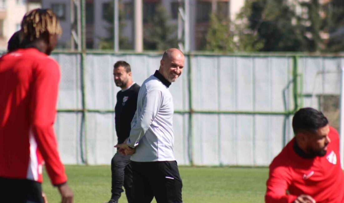 Trendyol 1. Lig ekiplerinden Boluspor Teknik Direktörü Mustafa Er, “Cuma