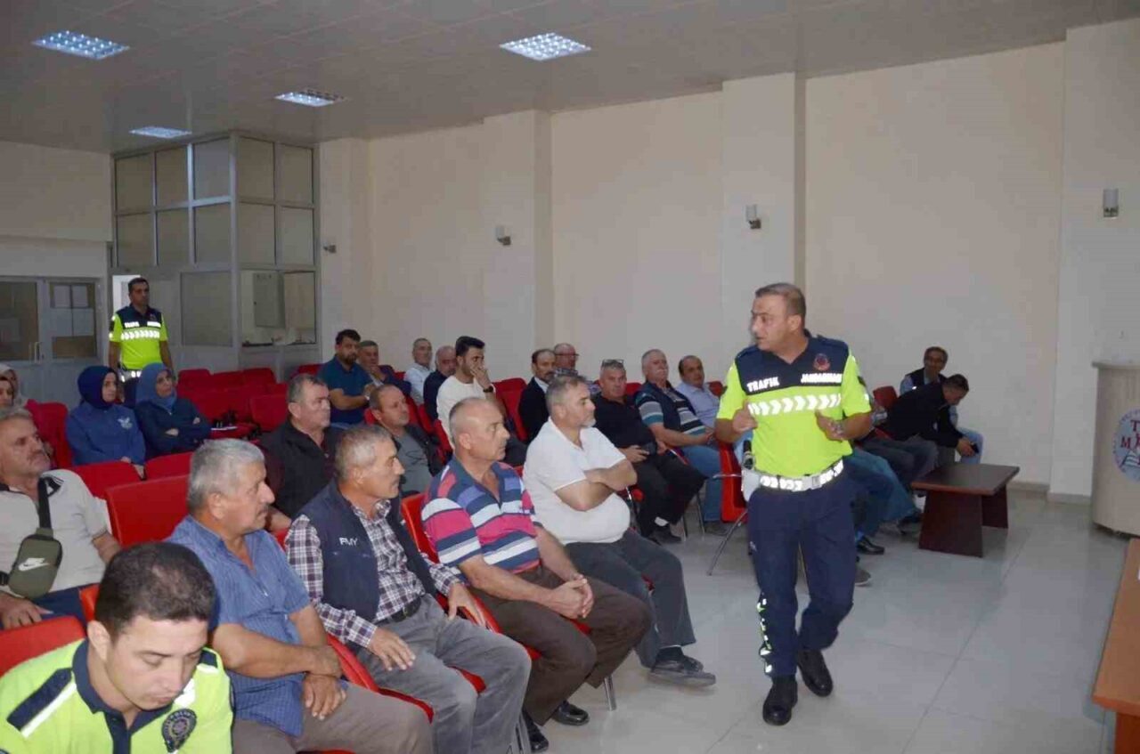 Sinop’un Boyabat ilçesinde, öğrencilerin güvenli şekilde okullarına ulaştırılmasını sağlamak amacıyla
