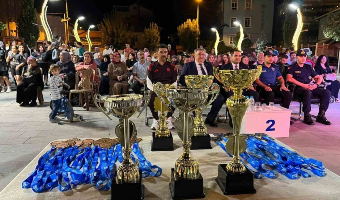 Konya Büyükşehir Belediyesi tarafından düzenlenen ve bin 100 sporcunun katıldığı