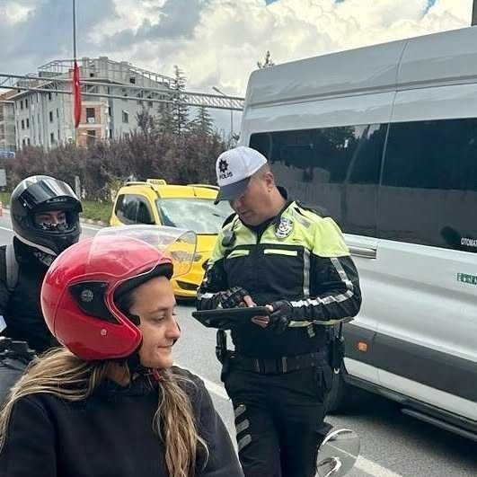 Bilecik’in Bozüyük ilçesinde hava araçlarıyla da desteklenen trafik denetimlerinde 22