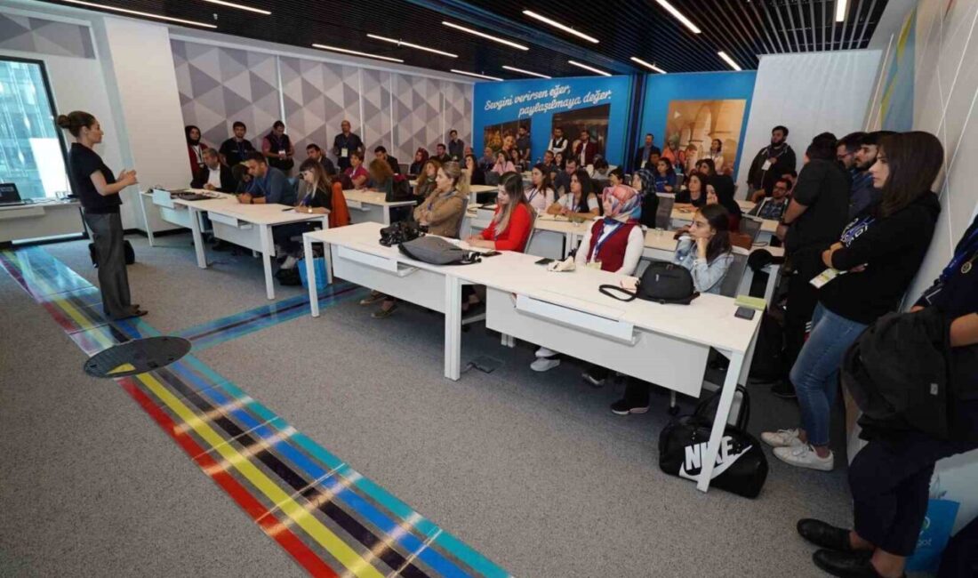 Ulaştırma ve Altyapı Bakanı Abdulkadir Uraloğlu, BTK Akademi’nin eğitim içeriklerini