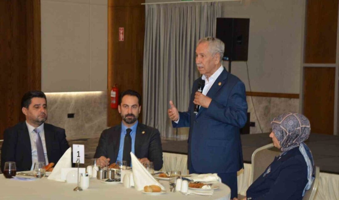 Eski TBMM Başkanı Bülent Arınç, “Türkiye ne gördüyse AK Parti