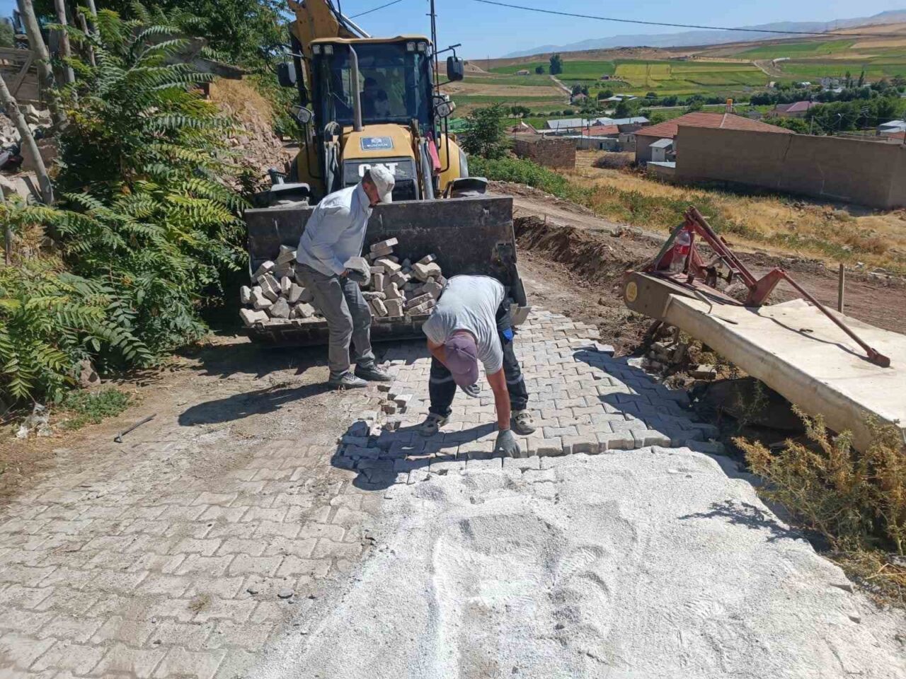 Bünyan Belediyesi; ilçede yürüttüğü altyapı, asfaltlama, parke ve kaldırım çalışmalarını