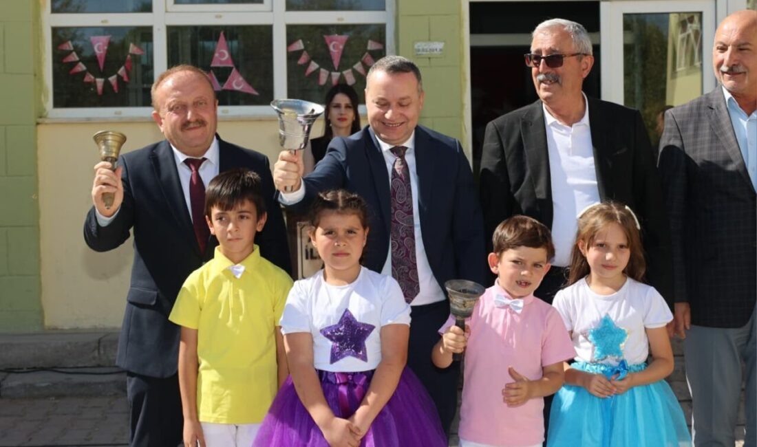 Kayseri’nin Bünyan ilçesinde 2025-2026 eğitim-öğretim yılı İlköğretim Haftası, düzenlenen törenle