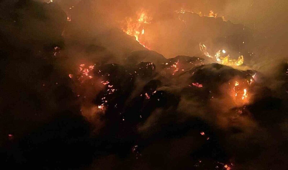 Burdur’da çıkan yangında yaklaşık 2 bin saman balyası yandı. Yangın,