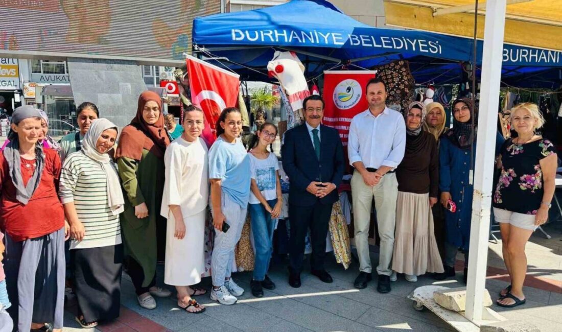 Balıkesir’in Burhaniye Kaymakamı Cumali Atilla, Burhaniye Kent Konseyi Kadın Meclisi