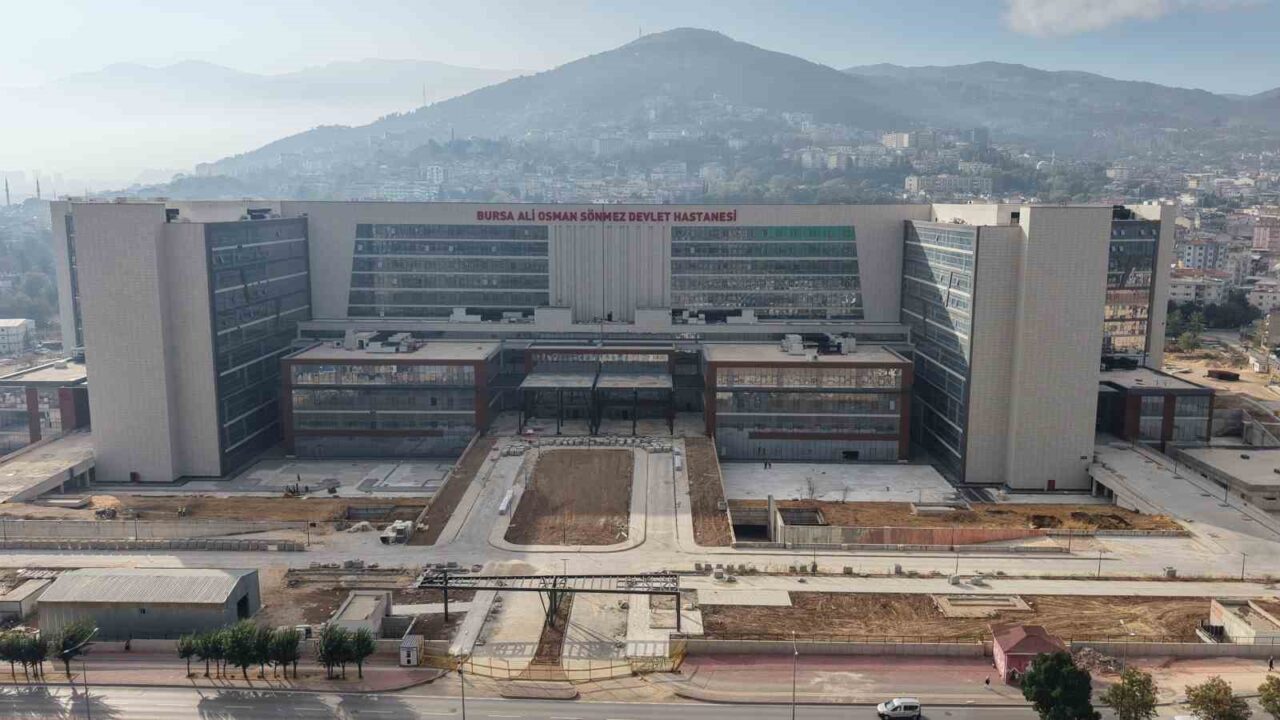 AK Parti Bursa İl Başkanı Davut Gürkan, Acemler’deki 1315 yataklı