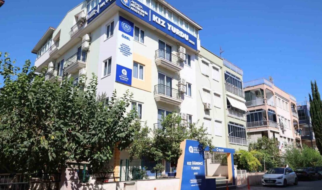 Antalya Büyükşehir Belediyesi’nin üniversite öğrencilerinin Antalya yaşadığı barınma sorunlarına çözüm