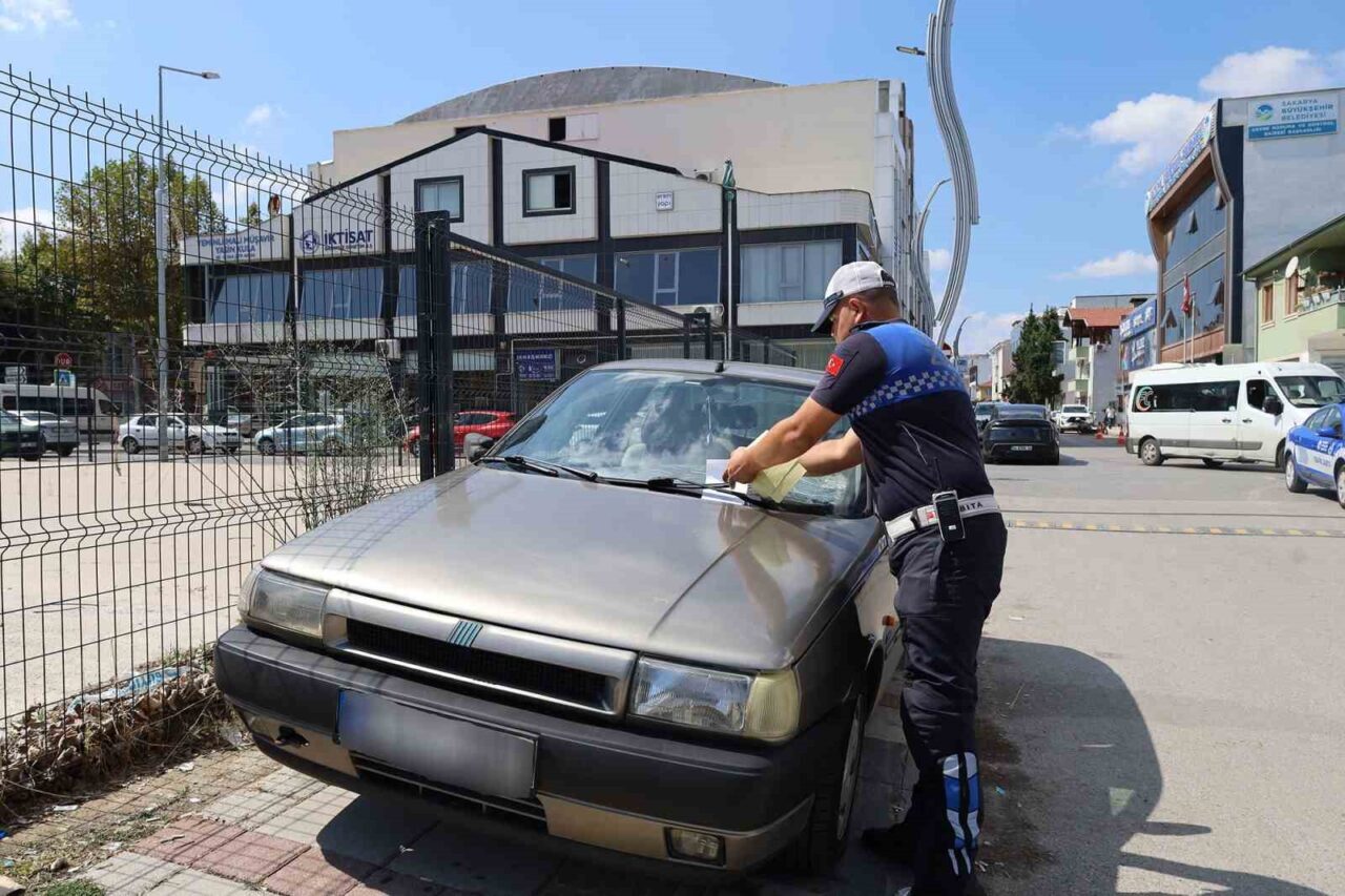 Sakarya Büyükşehir Belediyesi, vatandaşın günlük rutinini kolaylaştırmak gayesiyle cadde ve