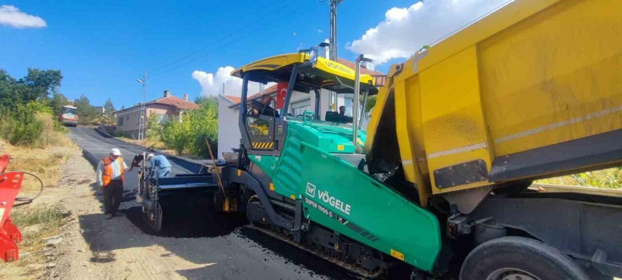 Kayseri Büyükşehir Belediyesi, kırsal ilçelerde başlattığı ulaşım yatırım atağı kapsamında
