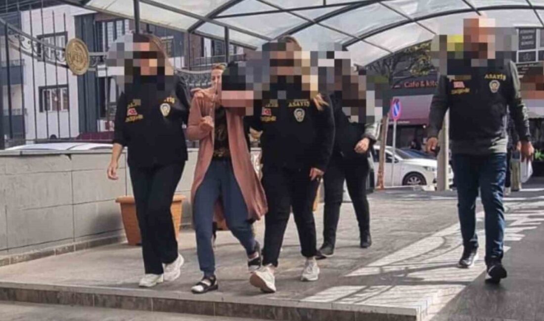 İstanbul’un Tuzla ilçesinde bir evden çaldıkları 2 milyon liralık değerindeki