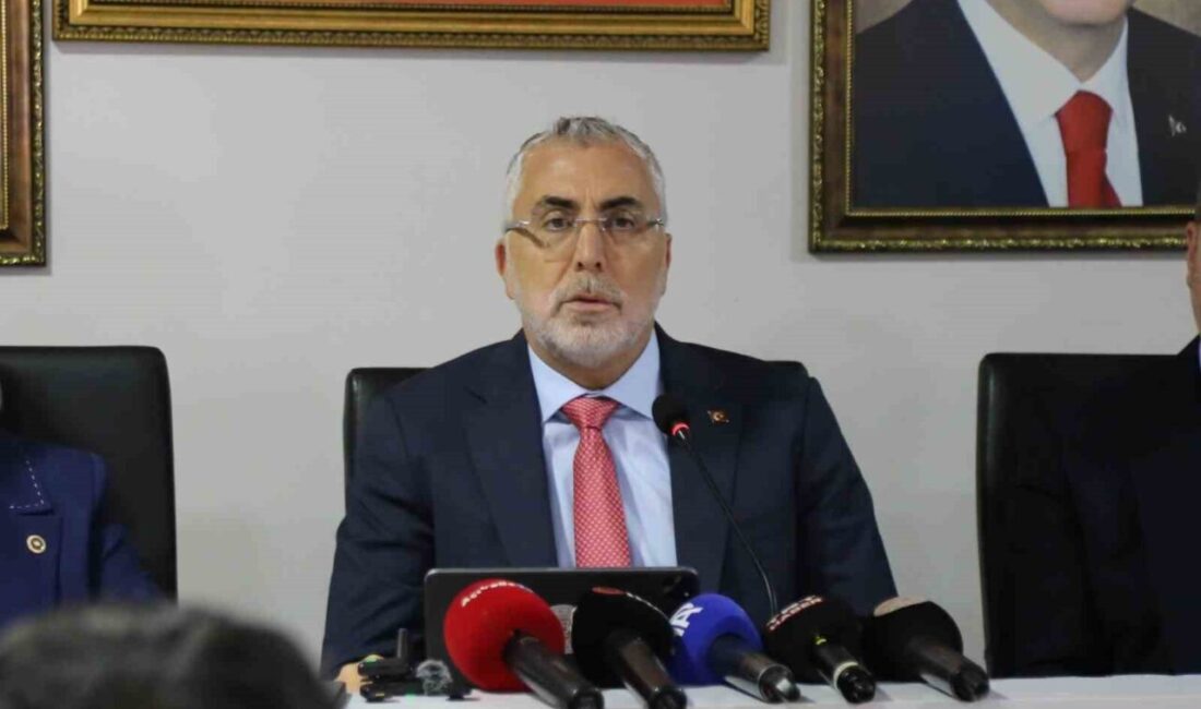 Kastamonu’da konuşan Çalışma ve Sosyal Güvenlik Bakanı Prof. Dr. Vedat