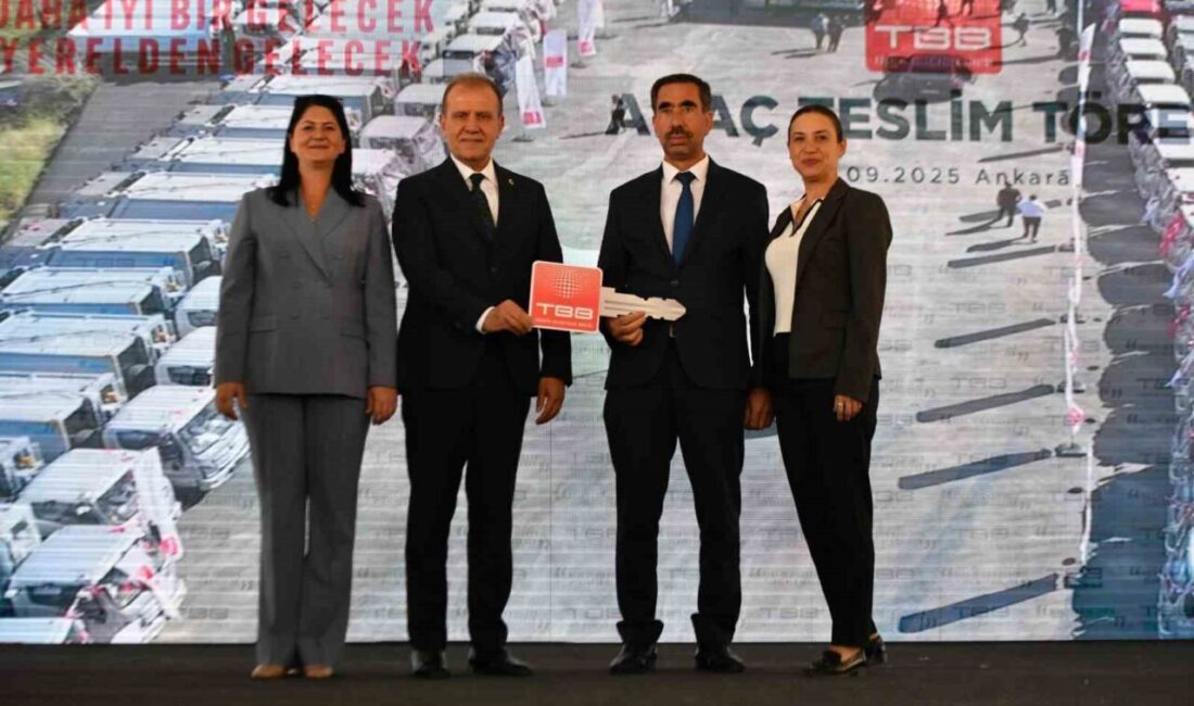 Türkiye Belediyeler Birliği (TBB) tarafından Çameli Belediyesine hibe edilen kamyonet,