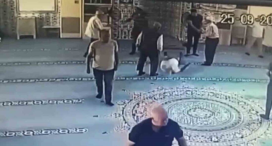 Muğla’nın Bodrum ilçesinde öğle namazı sonrası fenalaşan bir vatandaş, sağlık