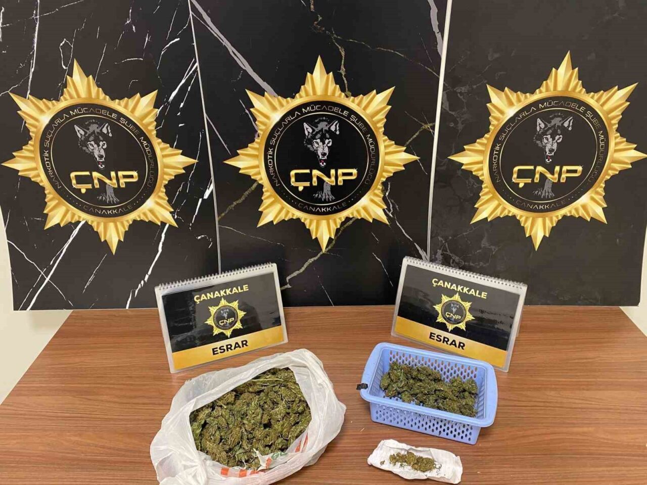 Çanakkale’de polis ekipleri tarafından uyuşturucuyla mücadele çerçevesinde düzenlenen 4 operasyonda