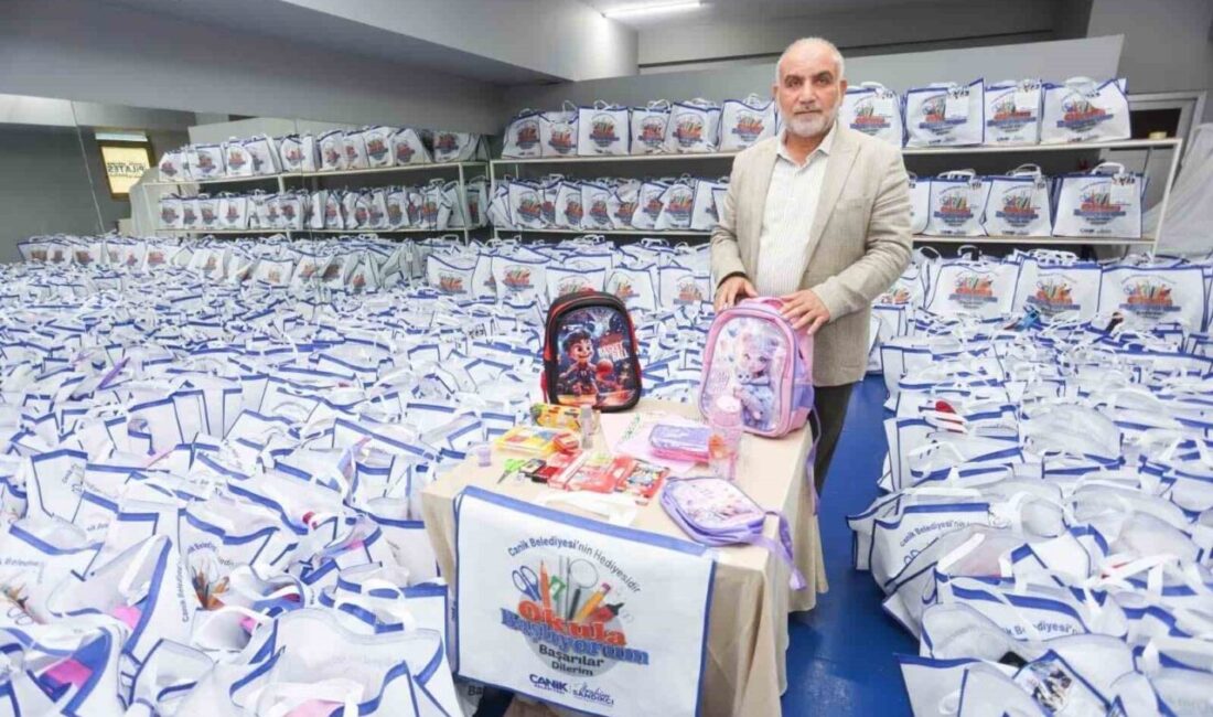 Samsun’un Canik Belediye Başkanı İbrahim Sandıkçı, ilçede okula başlayacak tüm