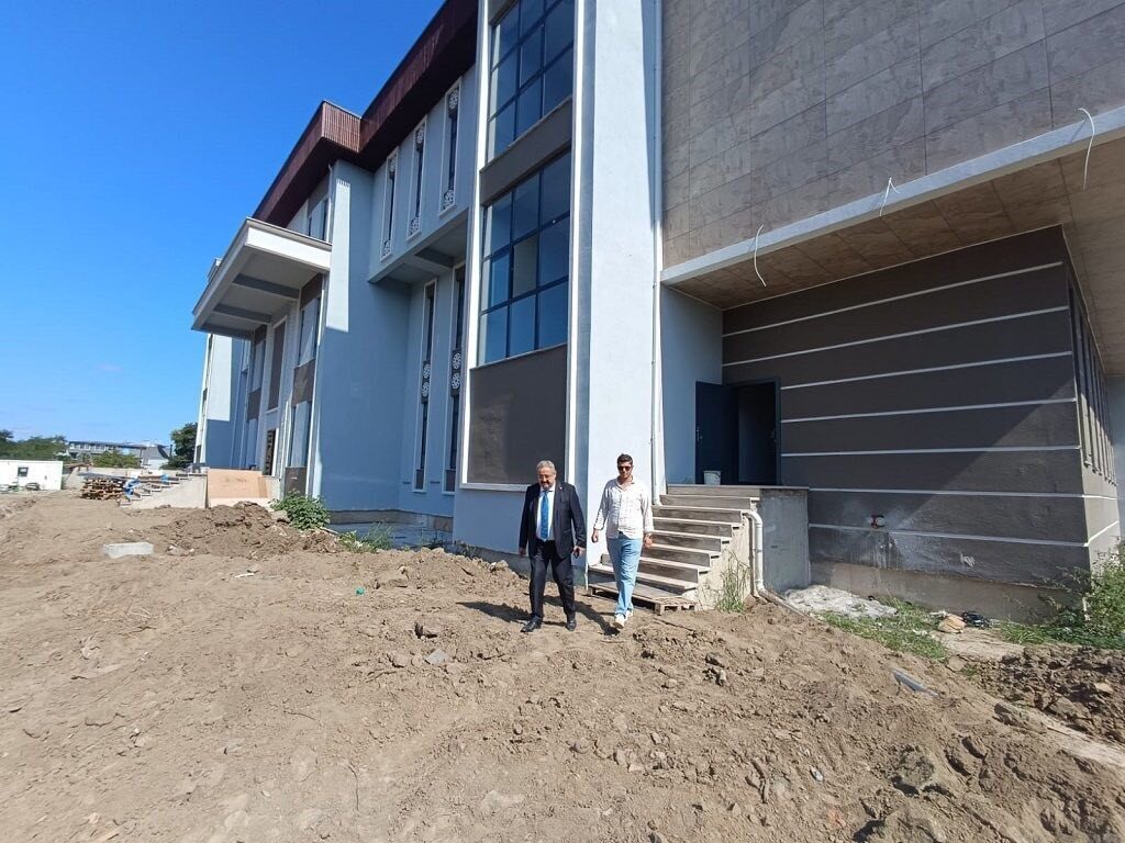 Samsun’un Çarşamba ilçesinde yapımı devam eden hükümet konağı inşaatında sona