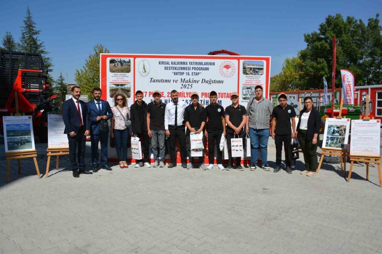 Çavdarhisar ilçesinde Tarım Mesleki ve Teknik Anadolu Lisesi öğrencilerine tarım