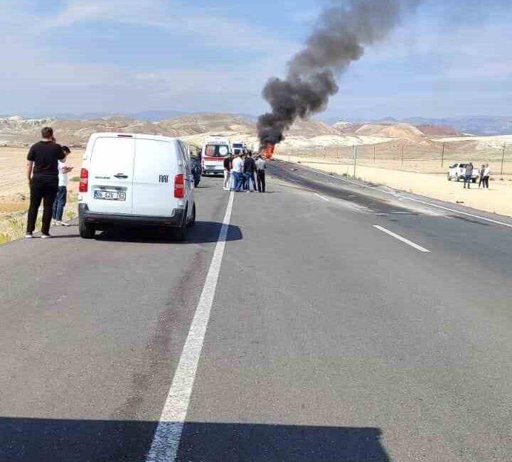 Ankara’nın Beypazarı ilçesinde meydana gelen kazada, kazaya karışan araçlardan biri