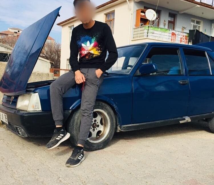 KIRŞEHİR (İHA) – Kırşehir’in Mucur ilçesinde kablo tamiri yaparken dengesini