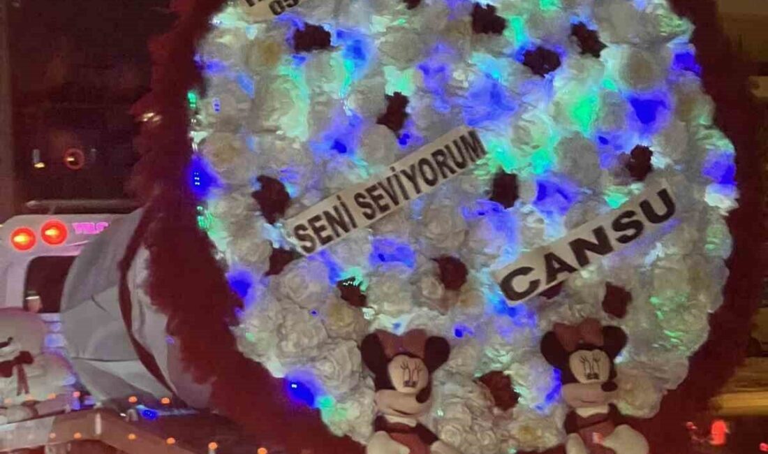 Konya’da bir çekici bu kez otomobil değil, yapay çiçek buketi