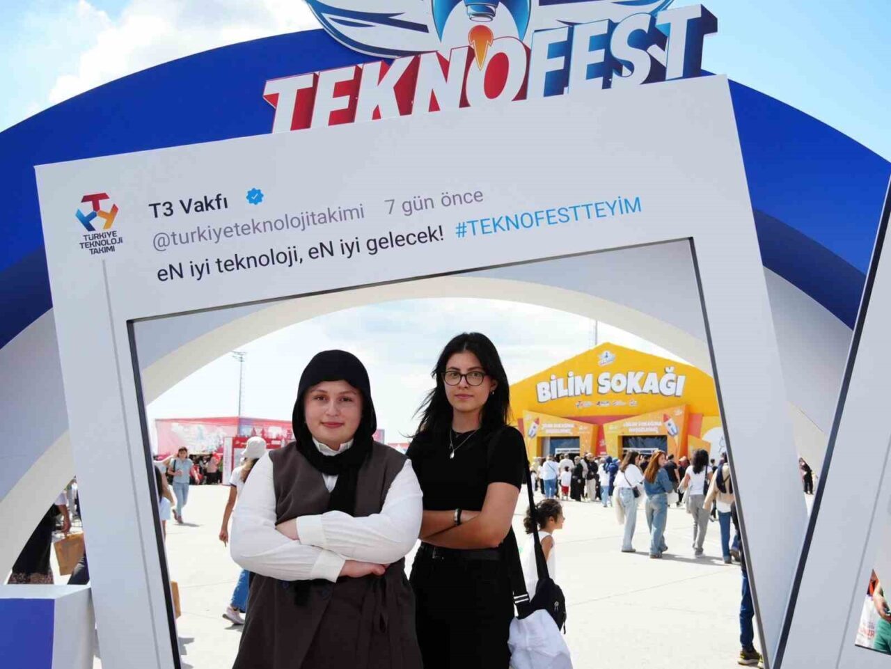 Düzce Belediyesi, sosyal medya çekilişiyle belirlenen 25 genci TEKNOFEST 2025’e