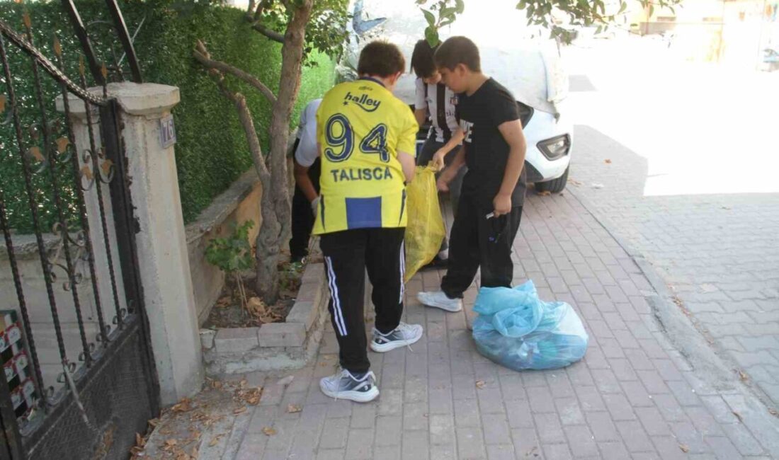 Konya’nın Beyşehir ilçesinde çocuklar, mahallelerindeki cadde ve sokaklarda yaptıkları çevre