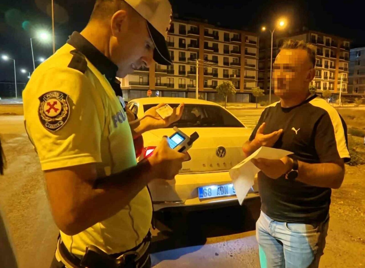 Aksaray’da cezaevinden izinli çıkıp alkol aldıktan sonra eşi ve çocuklarıyla