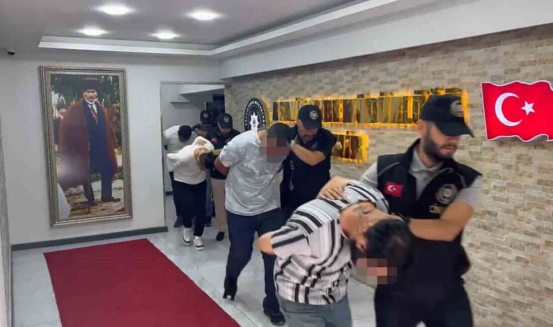 İzmir’in Çiğli ilçesinde sokak ortasında işlenen cinayetin şüphelileri Manisa’da yakalandı.