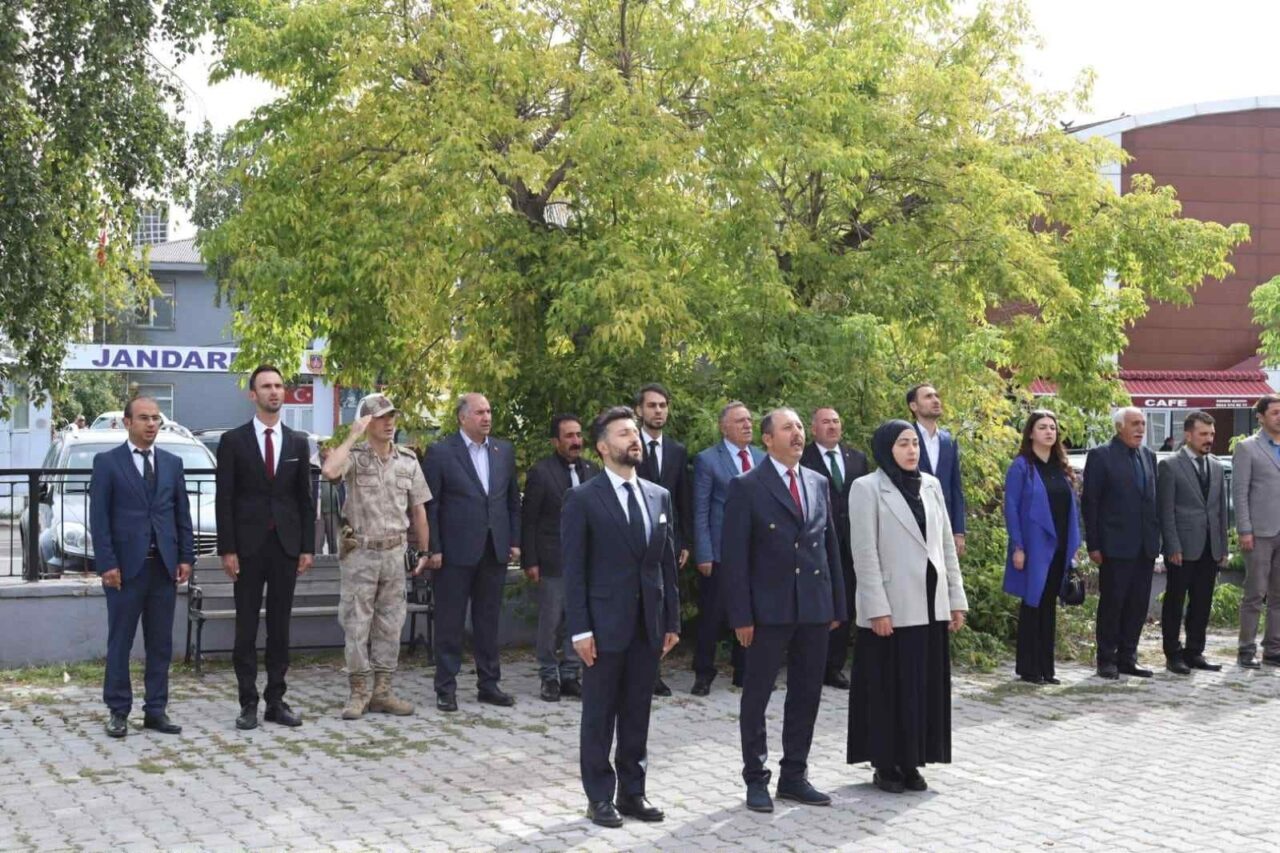 2025-2026 eğitim-öğretim yılının başlamasıyla birlikte Çıldır’da İlköğretim Haftası düzenlenen törenle