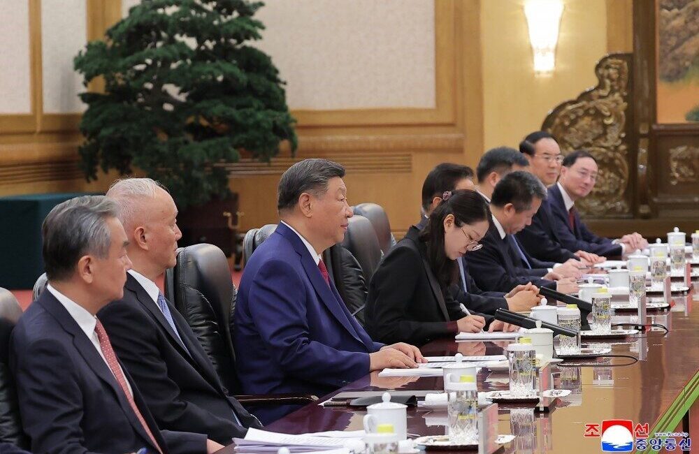 Çin Devlet Başkanı Xi Jinping ve Kuzey Kore lideri Kim