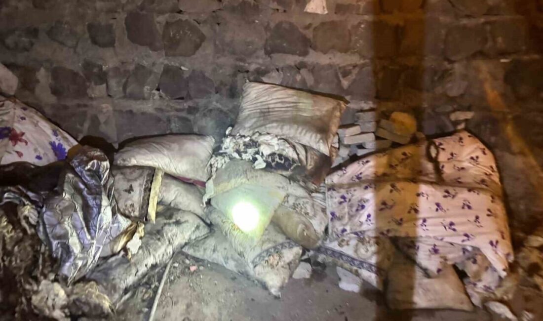 Şırnak’ın Cizre ilçesinde çıkan yangında ev kullanılamaz hale geldi. Yangın,