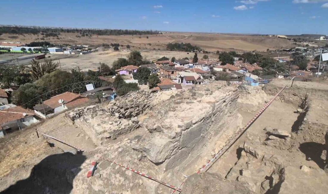Tekirdağ’ın tarihi geçmişine ışık tutması beklenen Çorlu Kalesi’ndeki kazı çalışmaları