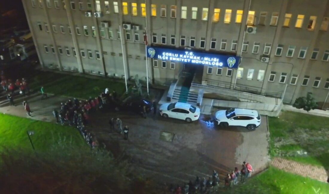 Tekirdağ’ın Çorlu ilçesinde yaklaşık 900 polisin katılımıyla düzenlenen geniş çaplı