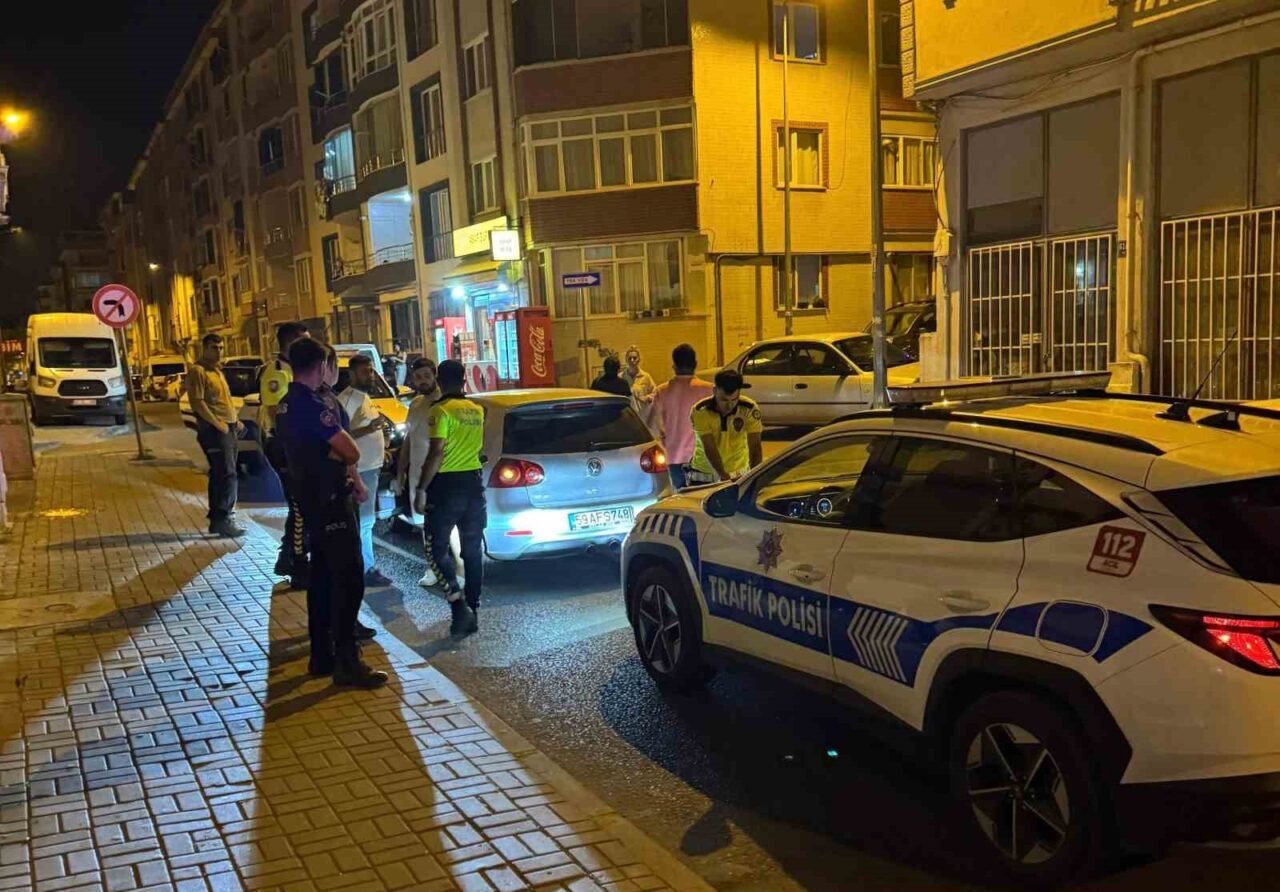 Tekirdağ Çorlu’da gece devriye gezen ‘Gece Kartalları’ tarafından durdurulan abart